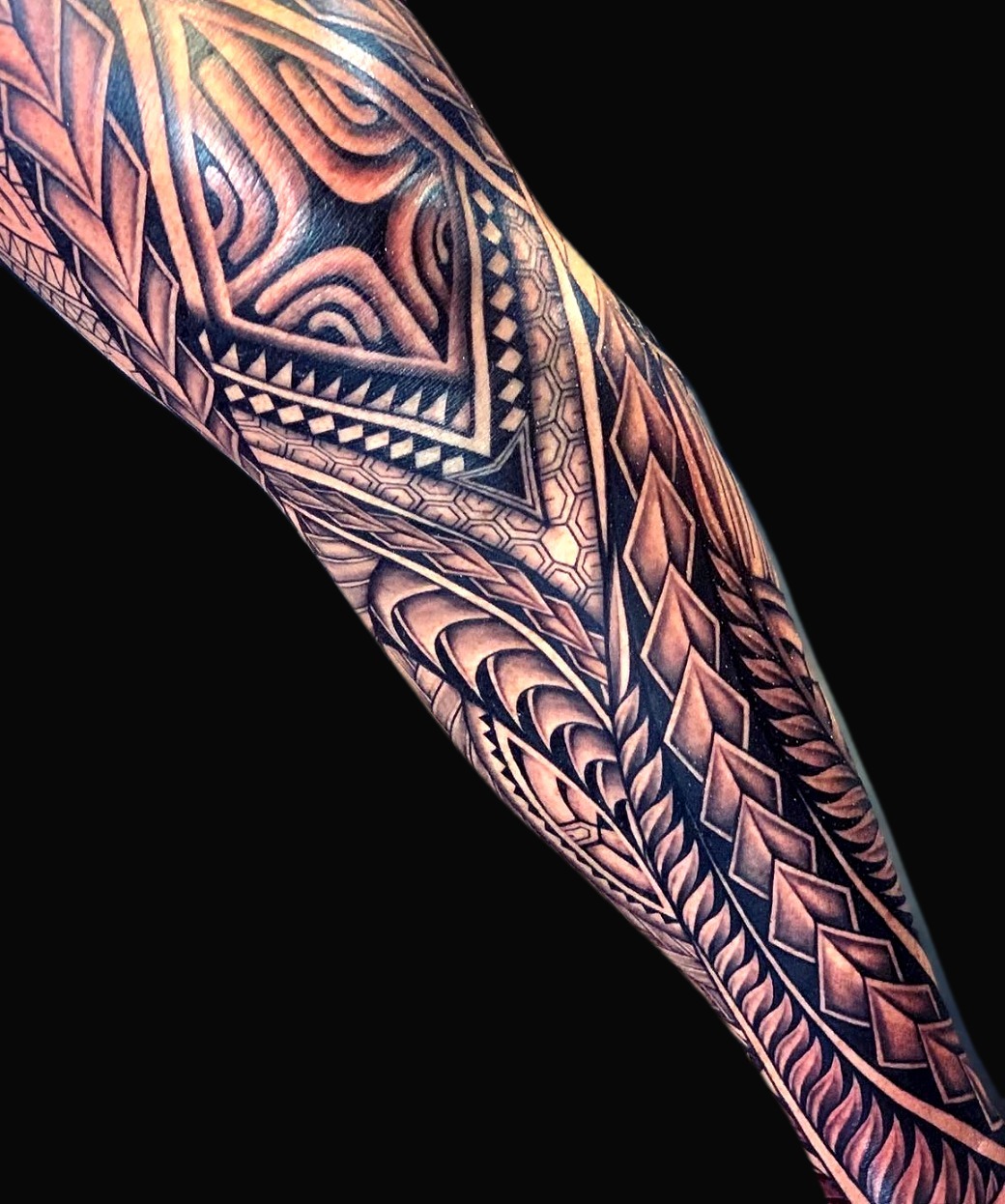 Polynesian calf tattoo by Joshawa Elsas at IslandTAT