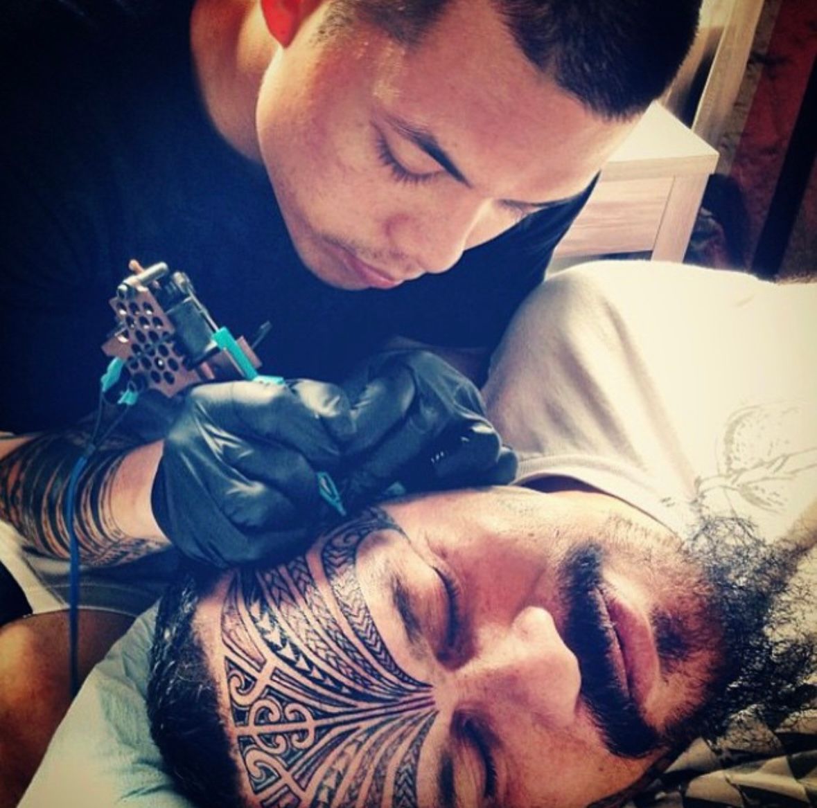 Custom Polynesian tattoo in San Diego by IslandTAT – freehand design process